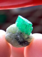Exploring a 6.70 ct Emerald Specimen - Image 9