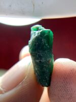 Swat Emerald Crystal: 10.56ct Untreated Green Gemstone - Image 4