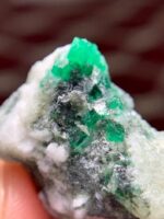 A Monumental 38.15 ct Emerald Specimen - Image 2