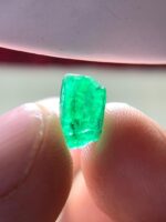 Small but Striking: 1.62ct Emerald Crystal from Swat (9.61 x 5.71 x 3.00 mm) - Image 6