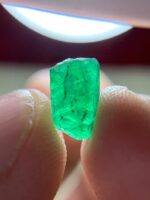 Small but Striking: 1.62ct Emerald Crystal from Swat (9.61 x 5.71 x 3.00 mm) - Image 8