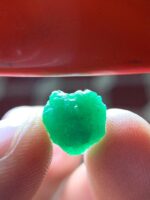 5.15 ct Swat Emerald Crystal – A Natural Gem with Presence - Image 2