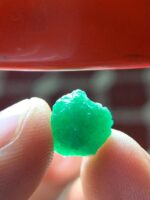 5.15 ct Swat Emerald Crystal – A Natural Gem with Presence - Image 11