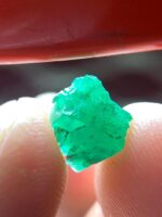 The Bold Charm of a 2.10 ct Panjshir Afghan Emerald Crystal - Image 10