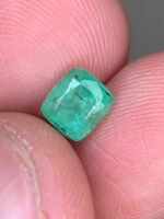 A Closer Look at a 0.86ct Panjshir Emerald Crystal - Image 9