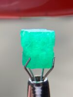 3.38 Ct Swat Emerald Crystal – Elegant Spread with Natural Symmetry - Image 13