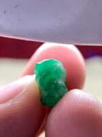 Raw Elegance: 3.46ct Emerald Crystal from Swat Valley - Image 8