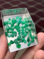 39.85 Carat Swat Emerald Rough Lot – Natural Untreated Green Crystal - Image 6