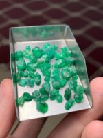 39.85 Carat Swat Emerald Rough Lot – Natural Untreated Green Crystal - Image 7