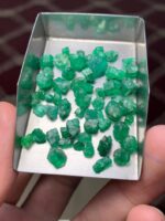 39.85 Carat Swat Emerald Rough Lot – Natural Untreated Green Crystal - Image 12