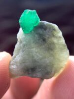 12.85 ct Swat Emerald Specimen: A Natural Treasure from Pakistan - Image 4