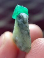 12.85 ct Swat Emerald Specimen: A Natural Treasure from Pakistan - Image 9