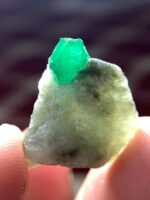 12.85 ct Swat Emerald Specimen: A Natural Treasure from Pakistan - Image 10