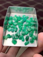 39.85 Carat Swat Emerald Rough Lot – Natural Untreated Green Crystal - Image 10