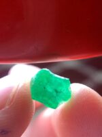 2.60 Ct Swat Emerald Crystal – Broad Planar Beauty with Natural Charm - Image 11
