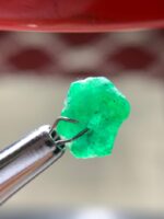 2.60 Ct Swat Emerald Crystal – Broad Planar Beauty with Natural Charm - Image 3