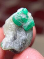 12.00ct Petite Natural Emerald Specimen from Swat Valley - Image 5