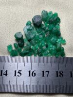 31.85ct Swat Emerald Rough – A Compact Collection of Vivid Green Crystals - Image 10