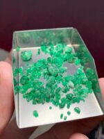 Featured Rough Lot: 23.69 ct Swat Emerald Crystal Parcel - Image 5