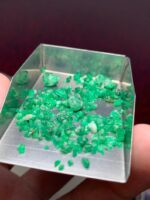Featured Rough Lot: 23.69 ct Swat Emerald Crystal Parcel - Image 8