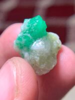 16.78 ct Swat Emerald: A Compact Crystal With Deep, Focused Beauty - Image 4