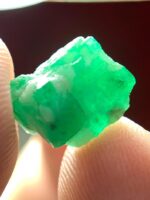 Feature Crystal: 4.36 ct Emerald from Swat Valley - Image 2