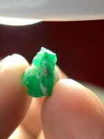 Feature Crystal: 4.36 ct Emerald from Swat Valley - Image 4