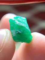 A Bold 6.37 ct Emerald Crystal from Swat Valley - Image 7