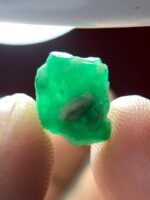 Feature Crystal: 4.36 ct Emerald from Swat Valley - Image 7