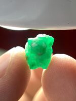 Feature Crystal: 4.36 ct Emerald from Swat Valley - Image 9