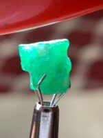 A Closer Look at a 3.57 ct Natural Emerald Crystal - Image 9