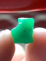 A Bold 6.37 ct Emerald Crystal from Swat Valley - Image 10