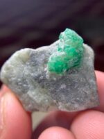 62 ct Swat Emerald: A Grand Crystal of Vibrant Green - Image 12