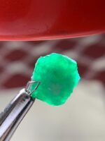 Broad & Shallow: 5.22 ct Emerald Crystal from Swat Valley - Image 12