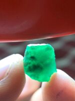 Broad & Shallow: 5.22 ct Emerald Crystal from Swat Valley - Image 14