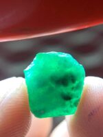 Broad & Shallow: 5.22 ct Emerald Crystal from Swat Valley - Image 4