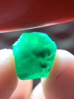 Broad & Shallow: 5.22 ct Emerald Crystal from Swat Valley - Image 6