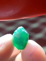 Broad & Shallow: 5.22 ct Emerald Crystal from Swat Valley - Image 7