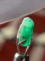 The Appeal of Swat Emerald Crystals: Spotlight on a 0.90ct Gem - Image 2