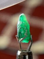The Appeal of Swat Emerald Crystals: Spotlight on a 0.90ct Gem - Image 4