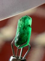 The Appeal of Swat Emerald Crystals: Spotlight on a 0.90ct Gem - Image 6