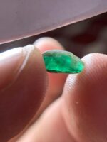 The Appeal of Swat Emerald Crystals: Spotlight on a 0.90ct Gem - Image 7