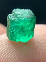 1.45ct Swat Emerald Crystal – A Vivid Green Gemstone from the Mountains of Pakistan - Image 2