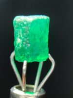 1.45ct Swat Emerald Crystal – A Vivid Green Gemstone from the Mountains of Pakistan - Image 4
