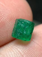 1.45ct Swat Emerald Crystal – A Vivid Green Gemstone from the Mountains of Pakistan - Image 9