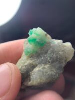 A Monumental 113.20ct Swat Emerald Specimen: Rare Natural Gem - Image 3