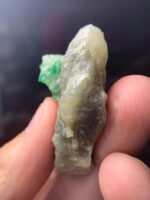 A Monumental 113.20ct Swat Emerald Specimen: Rare Natural Gem - Image 4