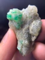 A Monumental 113.20ct Swat Emerald Specimen: Rare Natural Gem - Image 8