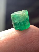 A Majestic Wonder: 4.94 Carat Swat Emerald Crystal - Image 3