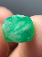 3.27ct Swat Emerald Crystal – Natural Geometry with Deep Green Glow - Image 3